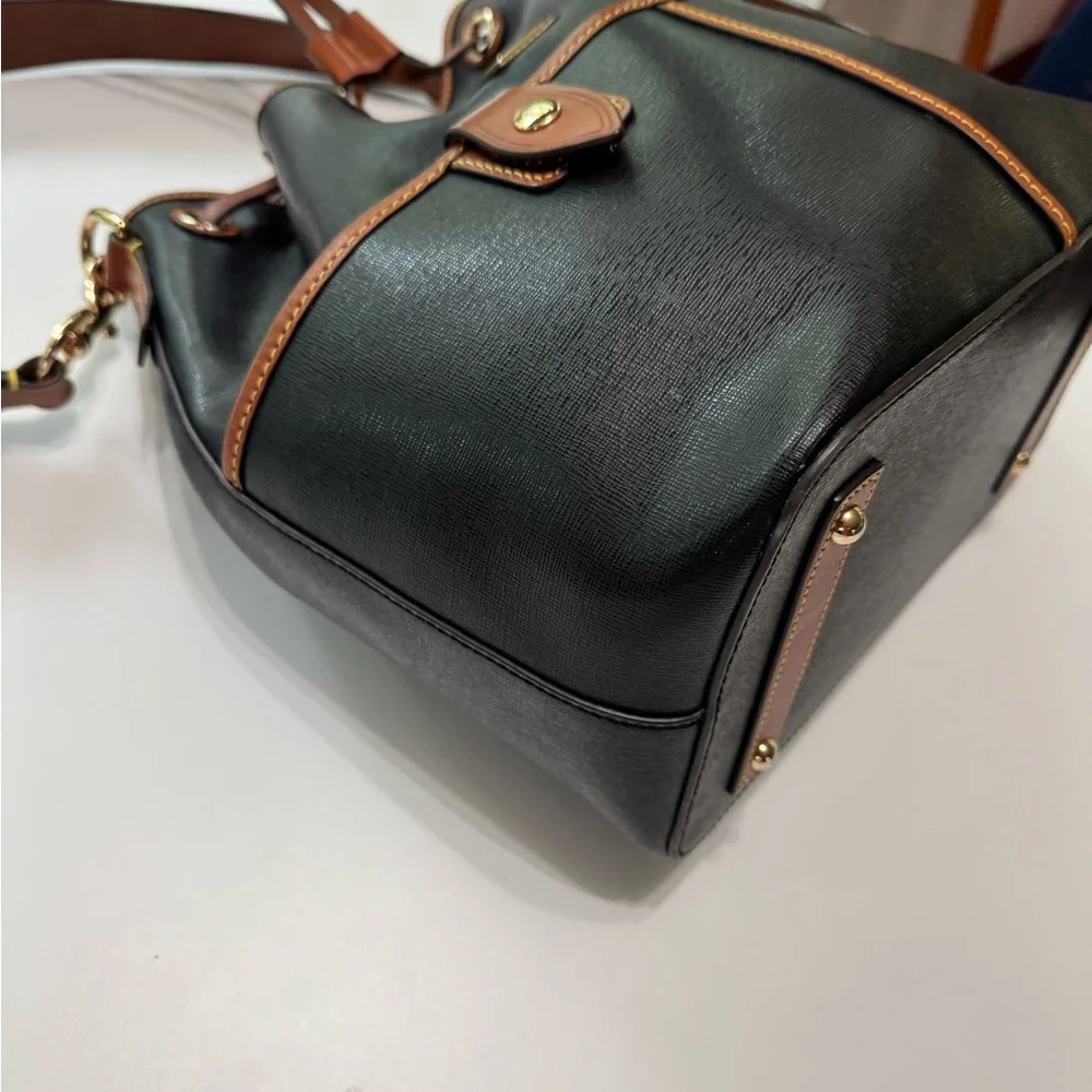 Dooney & Bourke Wayfarer Large Drawstring Leather Bucket Bag - Picture 7 of 10